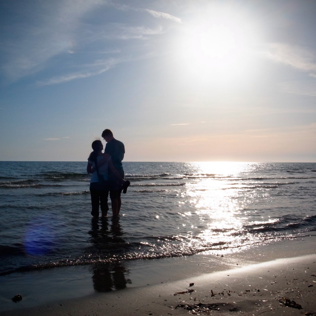 Unsere Freunde beim romantischen Sonnenuntergang an der Tyrrhenischen Küste